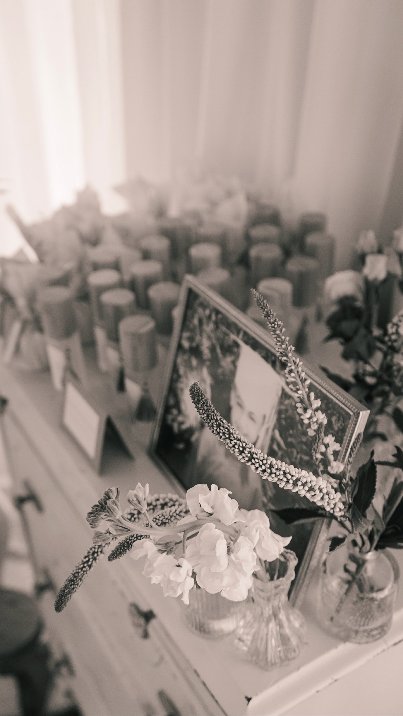 Elegant place setting and floral event details